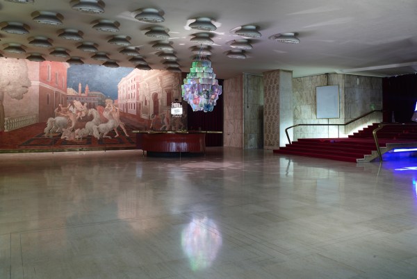 Pipilotti Rist_Cape Cod Chandelier_Manzoni