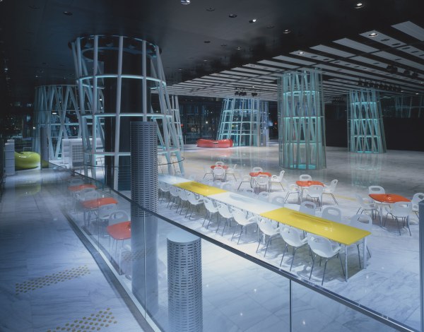 toyo-ito_sendai-mediatheque-02