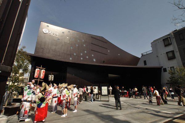 toyo-ito_za-koenji-theatre-02