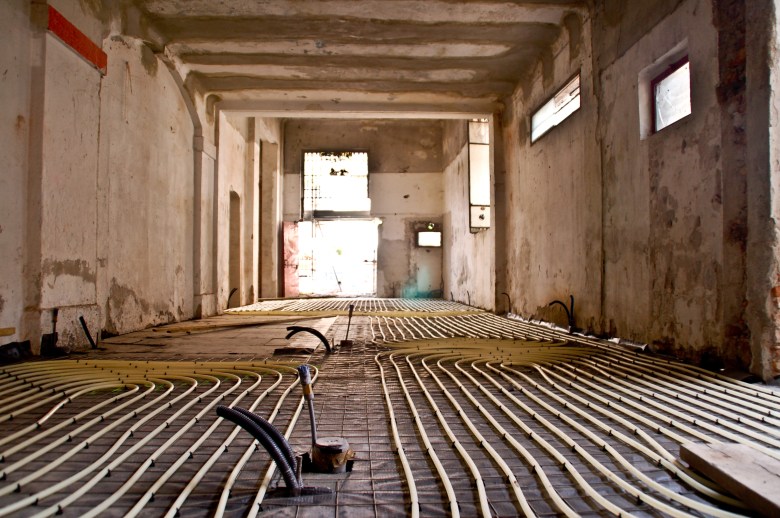 09_il restauro - intallazione canaline idrogeotermico